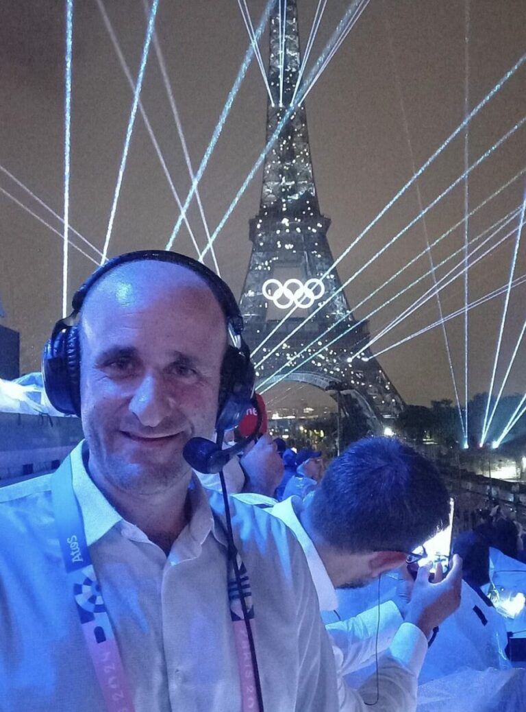 Alberto Lati: El Políglota que deslumbró en la inauguración de París 2024
